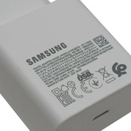 NCC Pellicola in Vetro Temperato ad Alta Definizione 2.5D per Apple iPhone 15 Pro Max